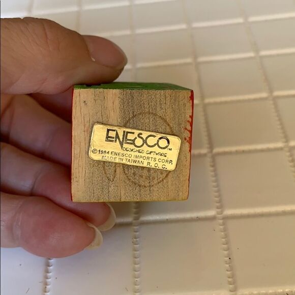 Vtg Enesco‎ bear on a Christmas block ornament - Picture 2 of 6